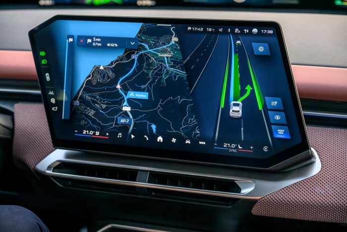 BMW Highway Assistant raggiunge 200 milioni di km percorsi in sicurezza senza mani 4 BMW Highway Assistant raggiunge 200 milioni di km percorsi senza mani self drive guida autonoma 12 700x467