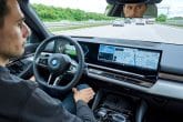 BMW Highway Assistant raggiunge 200 milioni di km percorsi in sicurezza senza mani 10 BMW Highway Assistant raggiunge 200 milioni di km percorsi senza mani self drive guida autonoma - 3