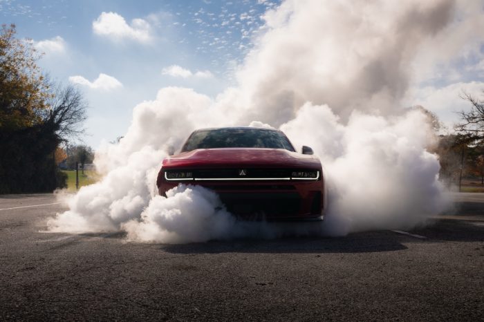 Dodge Charger, la muscle car arriva in Europa. Benzina ed elettrica e la preferita ... 7 Dodge Charger