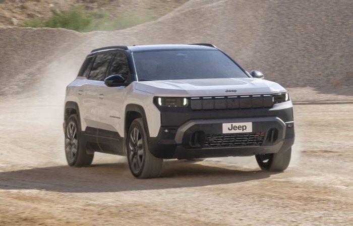 Jeep Compass 4xe, l'elettrica a trazione integrale arriva sul mercato. Caratteristiche e prezzo 2 Jeep Compass 4xe,