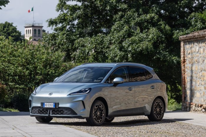 MG annuncia una fabbrica in Europa e investe 200 milioni in Spagna 4 MG annuncia una fabbrica in Europa e investe 200 milioni in Spagna 3 700x467