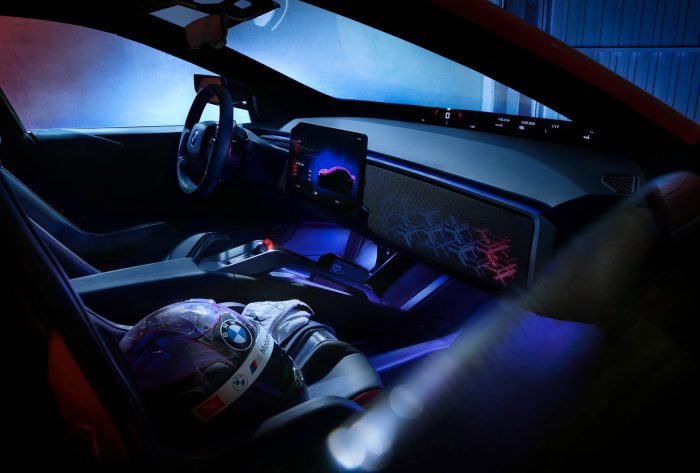 BMW M Concept Neue Klasse, formidabile anteprima della M3 elettrica 4 MW M Concept Neue Klasse 13 700x473
