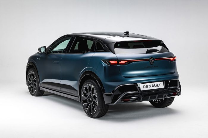 Nuovo Renault Mégane E-tech Electric, debutta la batteria da 67 kWh con 500 km di autonomia 3 Nuova Renault Megane E tech Electric 49 700x467