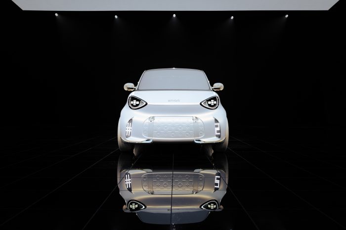 Smart #2 rivoluziona la città con interni a panca unica e 300 km di autonomia 5 Nuova Smart 2 svelati gli interni 31 700x467