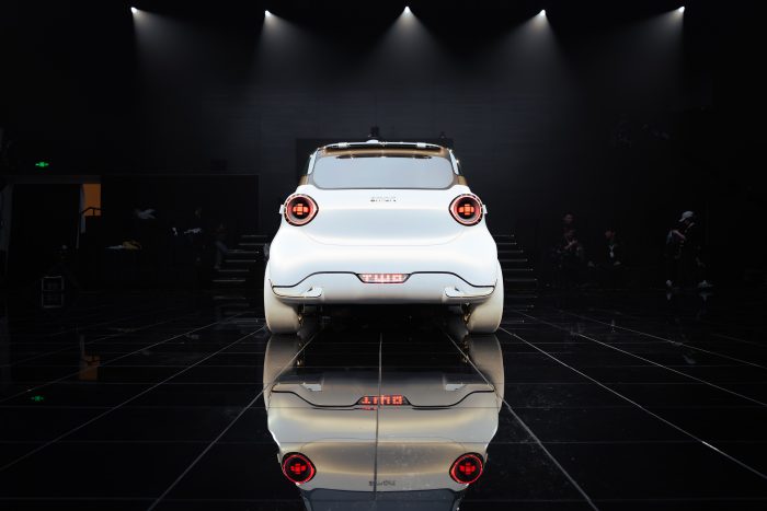 Smart #2 rivoluziona la città con interni a panca unica e 300 km di autonomia 4 Nuova Smart 2 svelati gli interni 37 700x467