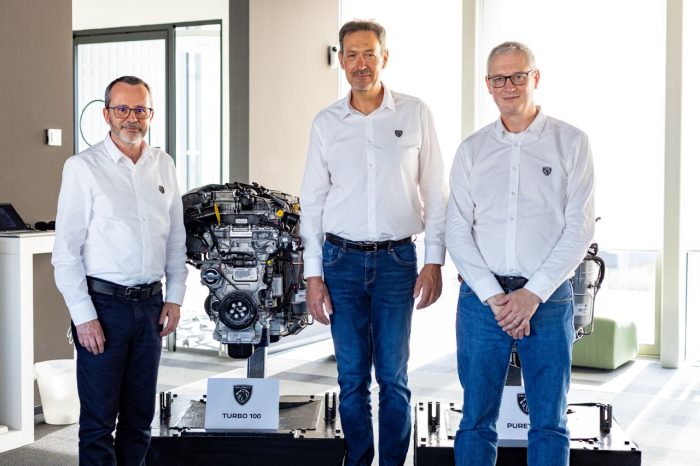 Peugeot Turbo 100 addio cinghia. arriva il nuovo tre cilindri da 101 CV 35 700x466