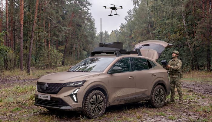 Renault e Thales svelano 4Troop, il Suv mette le stellette e diventa militare 4 Renault 4TROOP con Thales