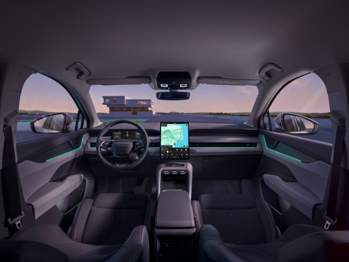 Skoda Peaq, i prezzi per l'Italia delle elettrica da 7 posti 5 Skoda Peaq 2026 foto ufficiali 25 700x525