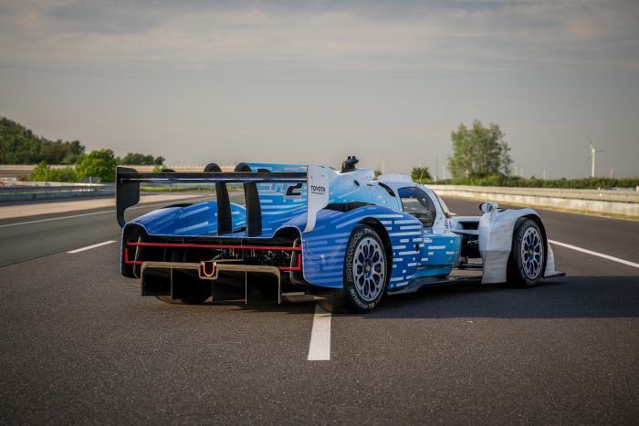 Toyota TR LH2 Racing, l'auto da corsa alimentata a idrogeno liquido. Nuova frontiera? 3 Toyota TR LH2 Racing lauto da corsa alimentata a idrogeno liquido 6 700x467