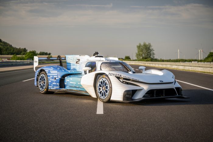 Toyota TR LH2 Racing, l'auto da corsa alimentata a idrogeno liquido. Nuova frontiera? 2 Toyota TR LH2 Racing lauto da corsa alimentata a idrogeno liquido 8 700x467