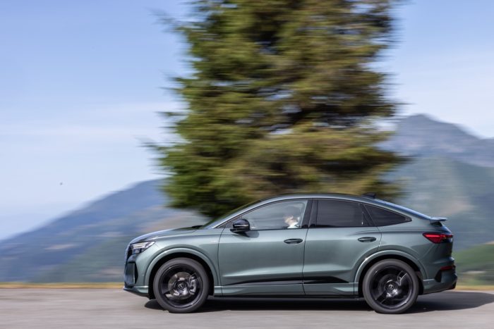 Audi Q4 e-tron 2026, la prova. Il restyling è di forma e sostanza e il prezzo ... 5 Audi Q4 E Tron 2026 56 700x467