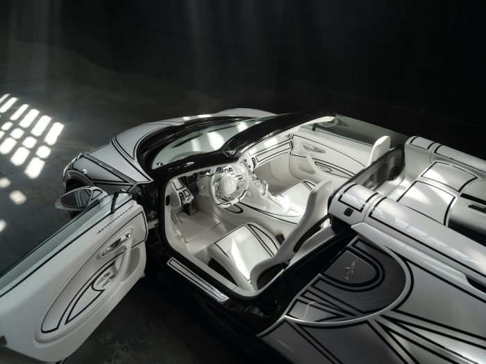 Bugatti W16 Mistral Blanc Eternel, capolavoro unico 5 Bugatti W16 Mistral Blanc Eternel 24 700x525