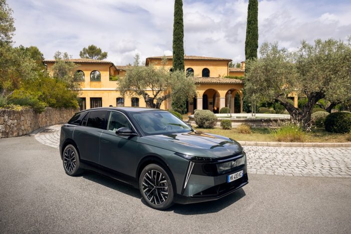 DS N°7, come va il SUV di lusso che nasce a Melfi 3 DS N°7 154 700x467