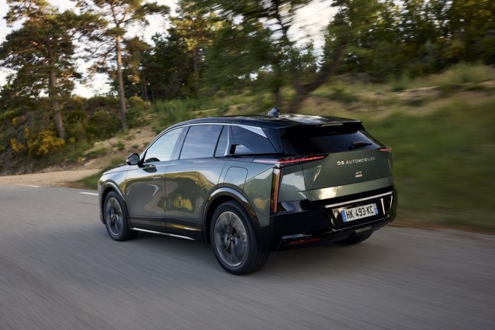 DS N°7, come va il SUV di lusso che nasce a Melfi 6 DS N°7 198 700x467