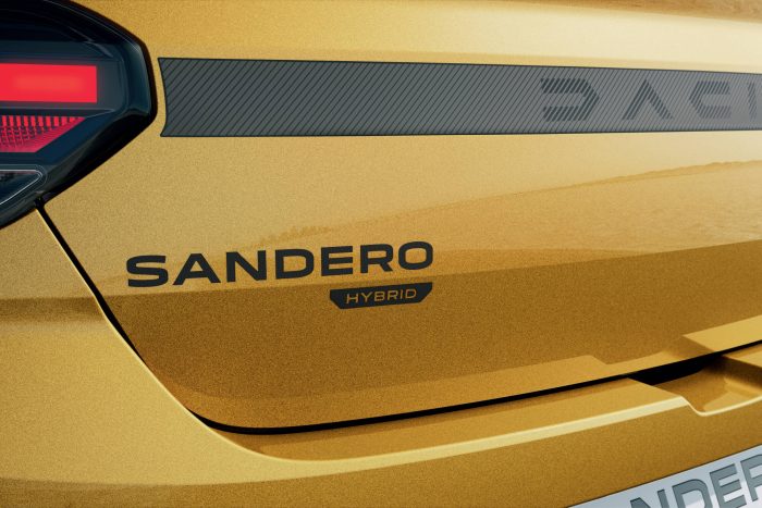 Dacia Sandero Stepway Hybrid 155