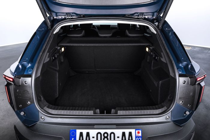 Dacia Striker foto ufficiali 39 700x467