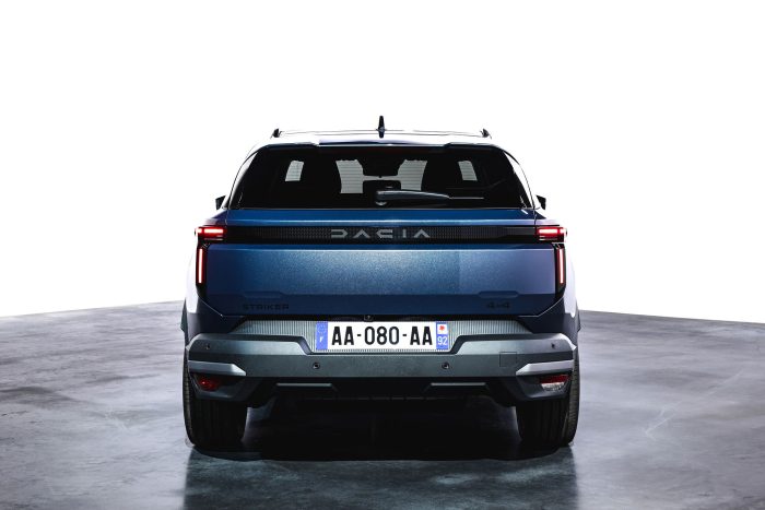 Dacia Striker foto ufficiali 54 700x467