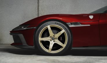 Ferrari-12Cilindri-Manuale-1-370x220.jpeg