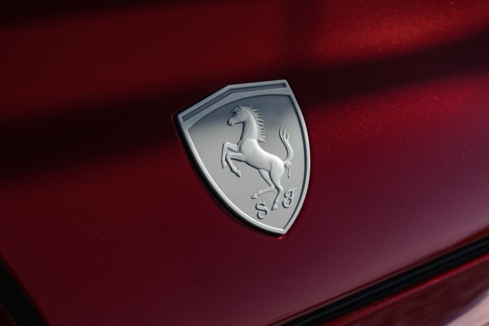 Ferrari, risultati trimestrali record, annunciate due novità entro il 2026 3 Ferrari 12Cilindri Manuale 10 700x466