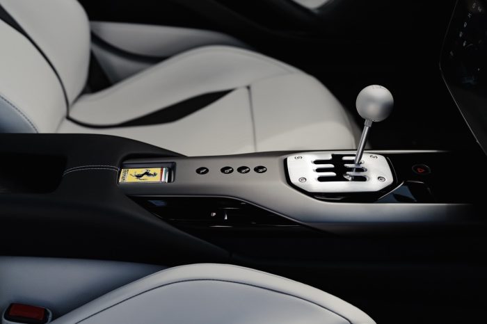 Ferrari 12Cilindri Manuale 14 700x466