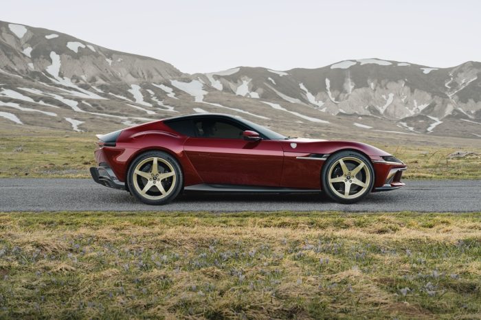 Ferrari 12Cilindri Manuale 9 700x466