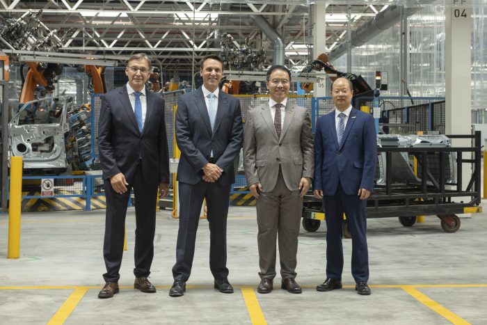 Ford e Geely a Valencia intesa da 500 mila auto per lEuropa 1 700x467