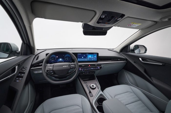 Kia Niro 2027, nuovo stile, motore full hybrid, prezzo da 34.250 euro 4 Kia Niro 2026 27 700x466
