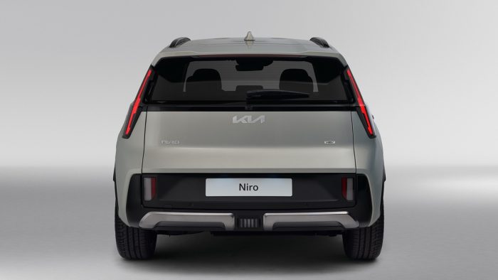 Kia Niro 2027, nuovo stile, motore full hybrid, prezzo da 34.250 euro 5 Kia Niro 2026 58 700x394