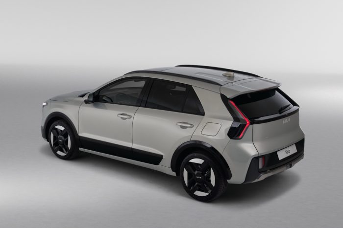 Kia Niro 2027, nuovo stile, motore full hybrid, prezzo da 34.250 euro 3 Kia Niro 2026 68 700x466
