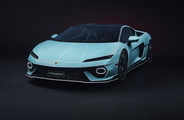 Lamborghini Temerario Ad Personam, lusso per 920 cavalli sartoriali 2 Lamborghini Temerario Ad Personam in Celeste Fedra