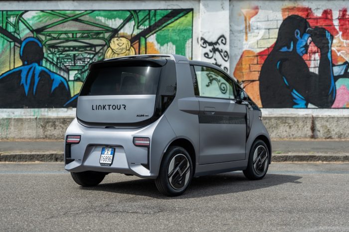 Linktour Alumi, il nuovo quadriciclo elettrico da 180 km di autonomia 4 Linktour Alumi 17 700x466