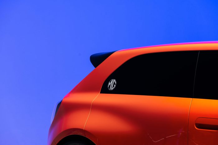 MG GO! La nuova MG2 sarà una elettrica dallo stile vimtage e da 20.000 euro 4 MG GO 1 700x467