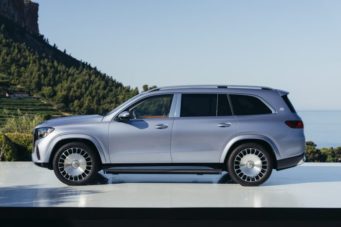 Mercedes Maybach GLS, 612 cavalli di puro lusso 4 Mercedes Maybach GLS 17 700x467