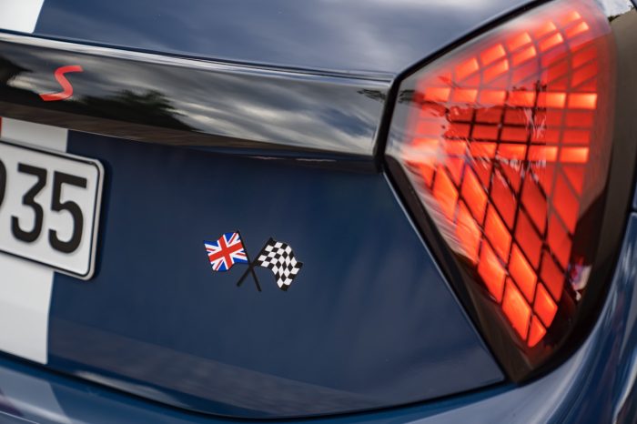 Mini Cooper Oxford Edition, formidabile omaggio ai 25 anni dalla rinascita 7 Mini Cooper Oxford Edition 33 700x466
