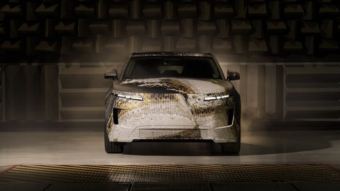 Range Rover GT, lusso elettrico con un piglio sportivo mai visto 3 Range Rover GT 2026 5 700x394
