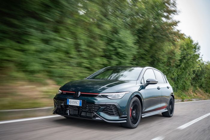 Volkswagen Golf GTI Edition 50 la prova 7 700x467