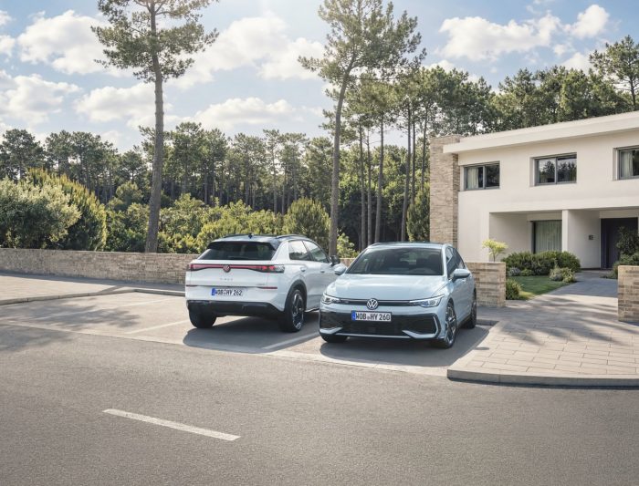 Full Hybrid oer Volkswagen Golf e T-Roc, prezzo e caratteristiche per l'Italia 3 Volkswagen Golf e T-Roc Full Hybrid arrivano sul mercato, come funzionano