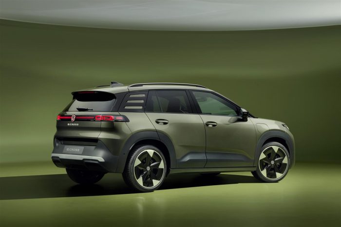 Volkswagen ID. Cross, prezzo da 37.450 euro per il nuovo Suv compatto elettrico 4 Volkswagen ID. Cross 4 1 700x467