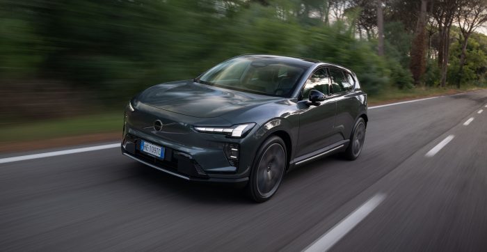 Volvo EX60, elettrica di tecnologia, lusso e massima sicurezza. La prova 5 Volvo EX60 prova su strada 18 e1784646935162 700x362
