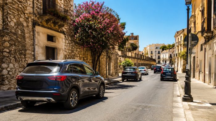 Caldo estremo e danni alle auto, i consigli di Federcarrozzieri