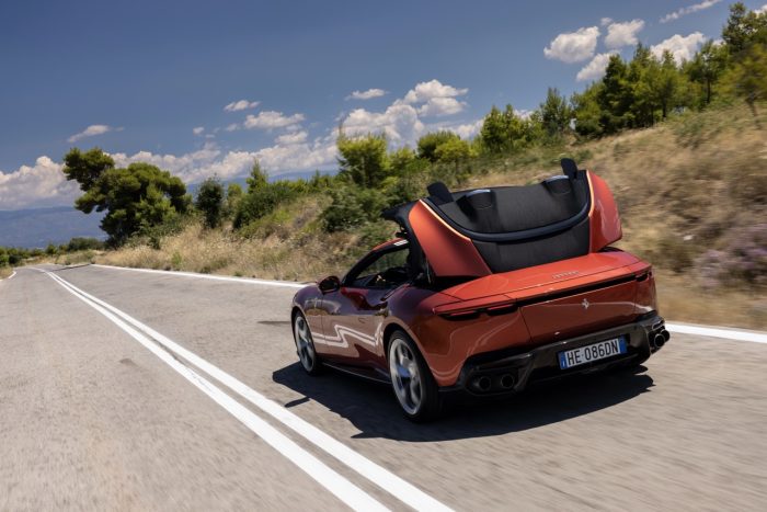 Ferrari Amalfi Spider, la prova con 640 cavalli di pura estasi a cielo aperto 3 Ferrari Amalfi Spider la prova 115 700x467