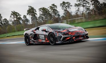 Formidabile-Lamborghini-Revuelto-SV-sta-per-arrivare-ma-ha-gia-fatto-un-record-4-e1786012943782-370x220.jpg