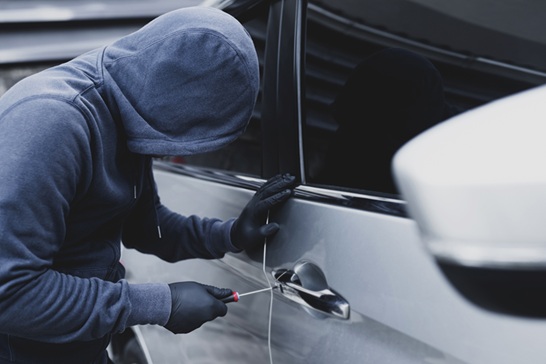 In Italia si registrano 285 furti d'auto al giorno. Scopri la classifica regionale 5 Furti di auto, credits methaphum