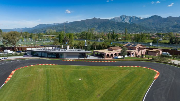 La Canniccia in Versilia rinascita di unicona tra lusso motori e food Drone daylight circuit 700x393