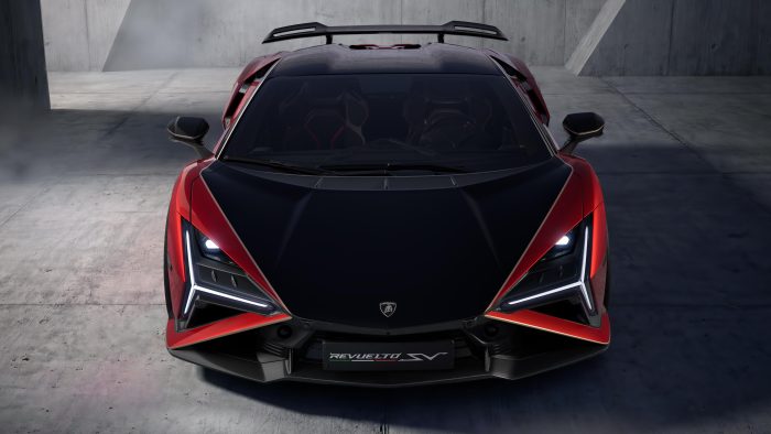 Lamborghini Revuelto SV, senza limiti. Ibrida HPEV da 1.065 cavalli, assetto GT3 4 Lamborghini Revuelto SV 17 700x394