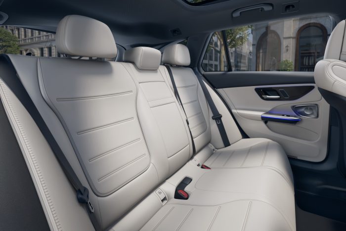 Nuova Mercedes Classe C, prezzo di benzina, ibridi e plug-in 5 Mercedes Classe C 2026 benzina diesel ibrida 10 700x467