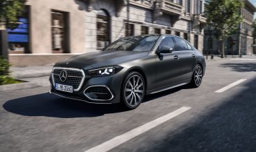 Mercedes-Classe-C-restyling-ibrida-e-diesel-9-e1786987213648-370x220.jpg