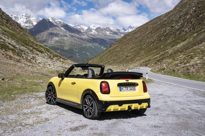 Mini John Cooper Works Cabrio 37 700x466