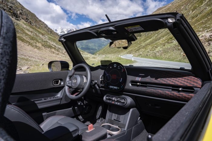 Mini John Cooper Works Cabrio 43 700x466