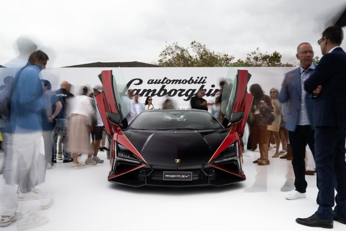Revuelto SV e le foto più belle di tutte Lamborghini a The Quail 2026 2 Revuelto SV e le foto più belle di tutte Lamborghini a The Quail 2026 10
